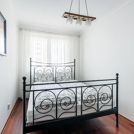 Bukowinska 12 Prywatne Mieszkanie 80M2 Z Dwiema Sypialniami I Balkonem 2X Bezplatne Miejsca Parkingowe Samodzielne Zameldowanie! Private Garage! Self Check-In System! Варшава Экстерьер фото