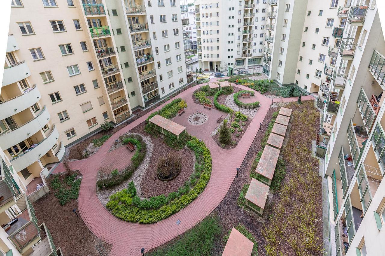 Bukowinska 12 Prywatne Mieszkanie 80M2 Z Dwiema Sypialniami I Balkonem 2X Bezplatne Miejsca Parkingowe Samodzielne Zameldowanie! Private Garage! Self Check-In System! Варшава Экстерьер фото