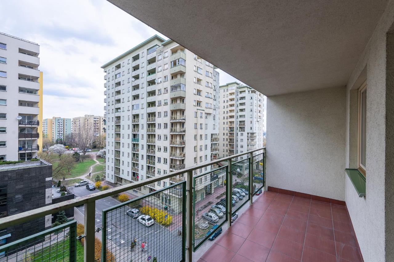 Bukowinska 12 Prywatne Mieszkanie 80M2 Z Dwiema Sypialniami I Balkonem 2X Bezplatne Miejsca Parkingowe Samodzielne Zameldowanie! Private Garage! Self Check-In System! Варшава Экстерьер фото